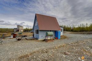 Foto dalla galleria di Bass Farm Lake View Loft Cabin a Wasilla