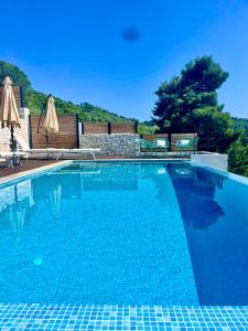 Hồ bơi trong/gần Allure Luxury Villas 2, Skiathos