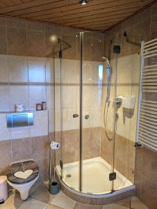 Koupelna v ubytování Ferienwohnung mit Ausblick in Wimmelburg