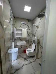 Koupelna v ubytování Casa San Pietro Gjiri i Lalzit