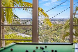 Φωτογραφία από το άλμπουμ του Luxe & Spacious Gem with Pool, Ocean Views, Snooker Table σε Alexandra Headland