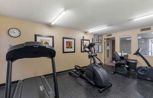 Fitness centrum a/nebo fitness zařízení v ubytování Extended Stay America Select Suites - Dallas - Richardson