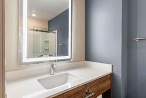 Koupelna v ubytování Extended Stay America Premier Suites - Yuma + 28 fotografií