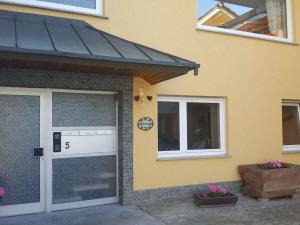 Foto dalla galleria di 1-bedroom holiday apartment a Offenburg Altre 33 foto