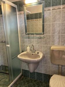Kúpeľňa v ubytovaní Ginti Panzió, Őrség