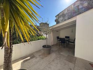 Balkón nebo terasa v ubytování Bel Appartement Terrasse Intra Muros - Certifié Étoiles de France