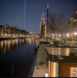 Uitzicht op een rivier vlak bij de bed & breakfast
