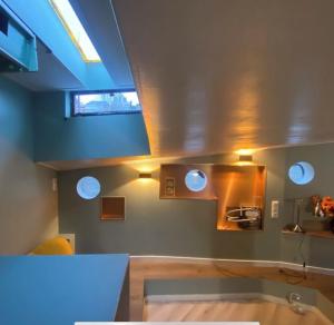 Een bed of bedden in een kamer bij Houseboat Reussi