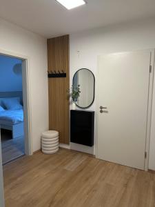 Postel nebo postele na pokoji v ubytování Moderne Ferienwohnung
