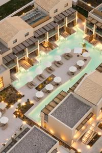 Reštaurácia alebo iné gastronomické zariadenie v ubytovaní Ekati Mare Lifestyle Resort