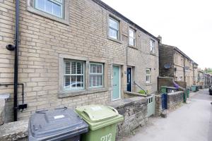 Fotografie z fotogalerie ubytování OLD WEAVERS COTTAGE - Charming Historic Weavers Cottage in Holmfirth, West Yorkshire v destinaci Holmfirth
