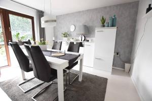 Η κουζίνα ή μικρή κουζίνα στο Cozy apartment in Siegen