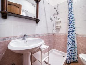 A bathroom at Lovely Apartment in Citerna with Swimming Pool