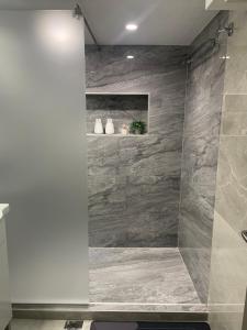 Ένα μπάνιο στο F48 Luxury Apartment