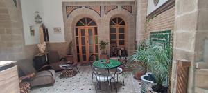 Posezení v ubytování Riad Mogantique-Essaouira
