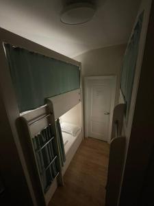 Postel nebo postele na pokoji v ubytování Hostel Nomad + 21 fotografií