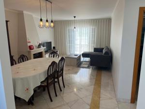 Χώρος καθιστικού στο Maribel's Place +19 φωτογραφίες