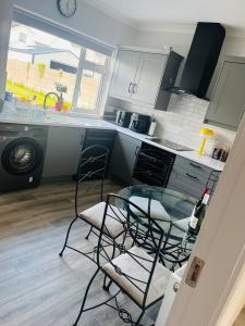 Billede fra billedgalleriet på Central to everything in Mayo four bedrooms i Balla