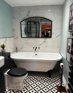 Koupelna v ubytování The Kensington, Victorian 1-bed