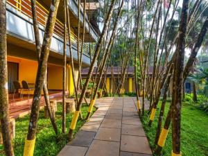 Garður fyrir utan The Hosteller Wayanad, Vythiri
