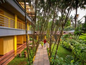 Garður fyrir utan The Hosteller Wayanad, Vythiri