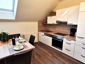 Kuchyňa alebo kuchynka v ubytovaní Landhaus Neubauer
