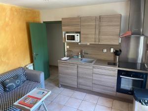 Η κουζίνα ή μικρή κουζίνα στο La maison de Beaumes