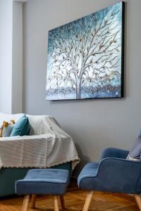 A bed or beds in a room at Fully renovated flat close to Uni & hospitals