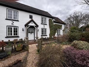 Zahrada ubytování Holdfast Cottage in the heart of The New Forest