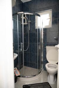 apartmani DENI的一间浴室