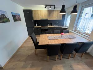 Kuchyň nebo kuchyňský kout v ubytování Ferienwohnungen und Appartements - Haus Budinger