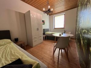 Łóżko lub łóżka w pokoju w obiekcie Feriendomizil Wachau