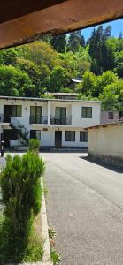 Το κτήριο όπου στεγάζεται  η παραθεριστική κατοικία