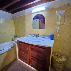 Koupelna v ubytování Beit El Ezz - Les Suites