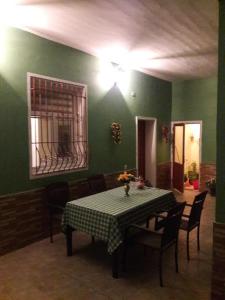 Gambar di galeri bagi EL House di Mekhrably