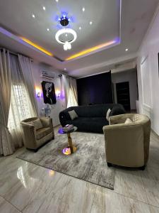 Φωτογραφία από το άλμπουμ του Catchyhomes σε Lekki +12 φωτογραφίες