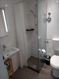Koupelna v ubytování Litzi's Schwarzwald Apartment mit Kamin
