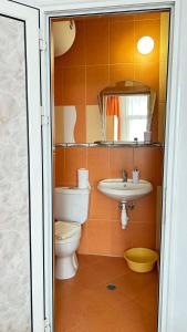 A bathroom at Guest House Pomorie