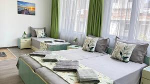 A seating area at Guest House Pomorie