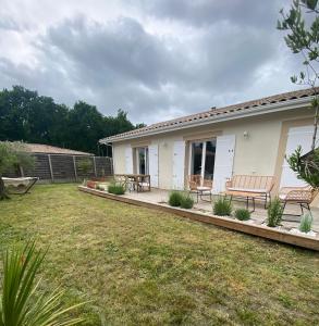 Κήπος έξω από το Villa on Arcachon Bay