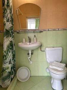 A bathroom at Guest House Pomorie