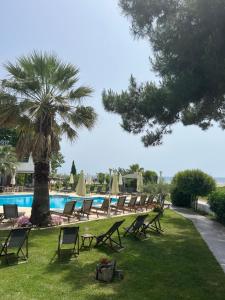 Bazén v ubytování Anais Hotel nebo v jeho okolí + 37 fotografií