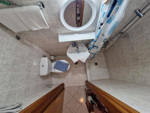 A bathroom at NEW PANORAMA STUDIOS ELECTRIC car ΦΟΡΤΙΣΗΣ ΣΤΑΤΙΟΝ Még 37 kép