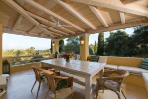 Gallery image of Titania il giardino segreto di prospero in Ýpsos +50 photos