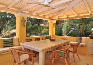 Gallery image of Titania il giardino segreto di prospero in Ýpsos