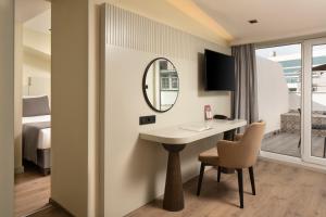 Postel nebo postele na pokoji v ubytování Orka Taksim Apart Hotel