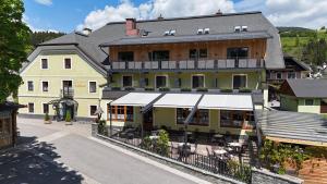 Budynek, w którym mieści się hotel
