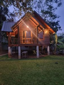 Bangunan di mana terletaknya rumah tamu ini