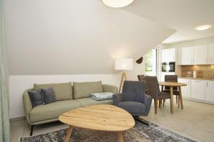 Køkken eller tekøkken på Rex Rugia FeWo17-8 mit Schwimmbad und Saunanutzung im AHOI-Erlebnisbad Sellin