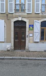 Η πρόσοψη ή η είσοδος του Chambres d'Hôtes L'Enclos des Jacobins